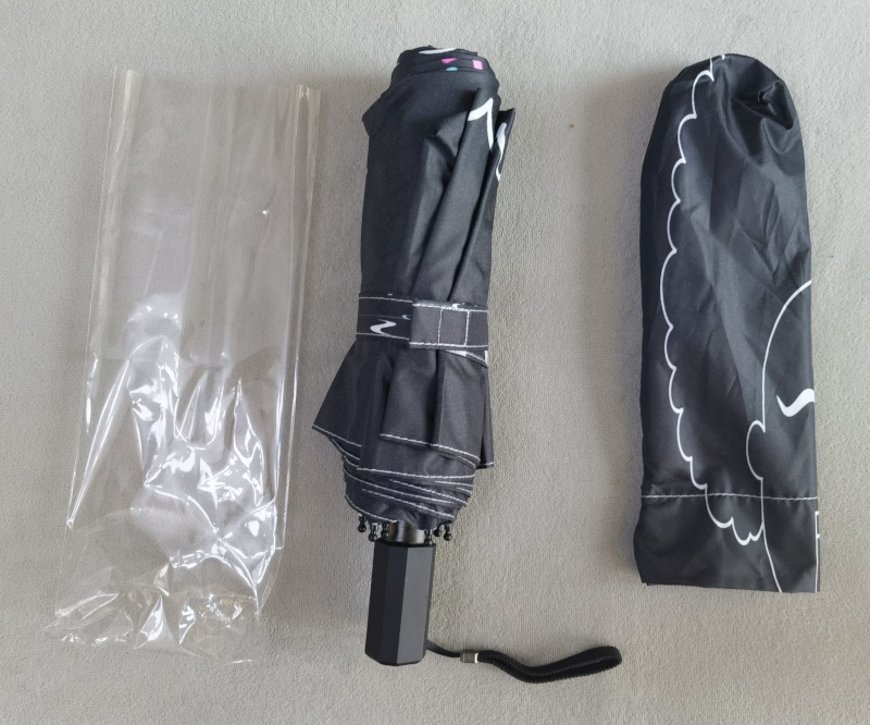 Custom umbrella including protective sleeve and packaging bag