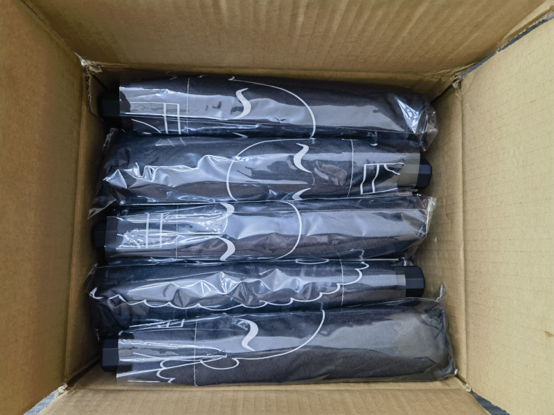 Bulk shipping carton for 10 custom printed umbrellas